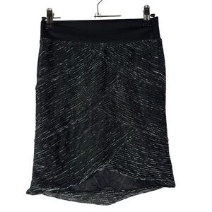 Pitaya Black Textured Knee Length Bodycon Skirt S